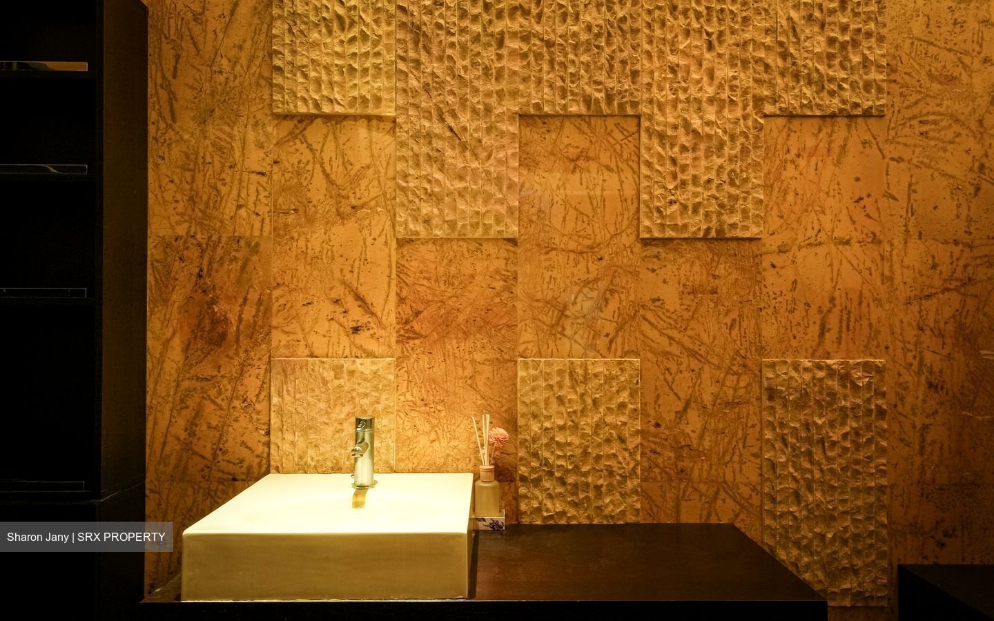 M Hotel (D2), Retail #453126371